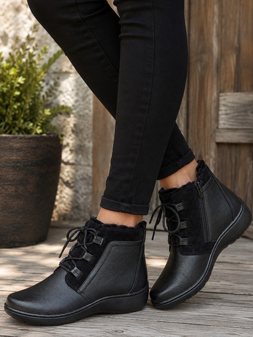 Clarks Cora Chai Scandi Cozy Minimalist Leather Lace Up Comfort Boots 7.5M